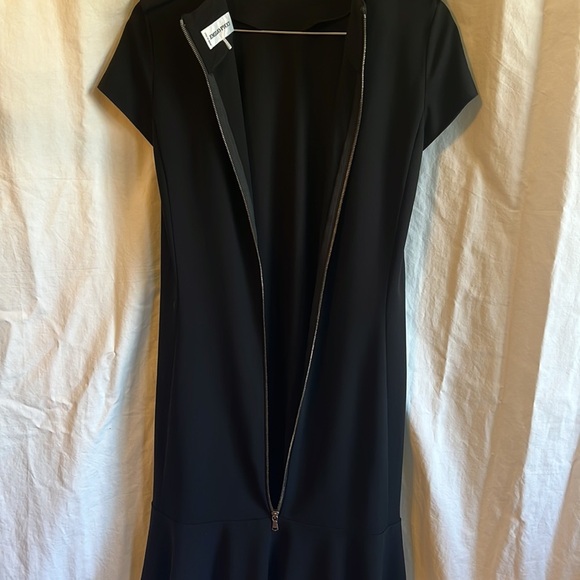 Emilio Pucci Short sleeve Ruffle hem Zip Back Shift Dress Made in Italy - Picture 3 of 9